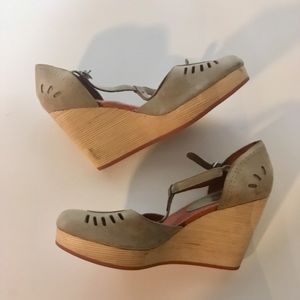 Last Brand Wooden T Strap Heel